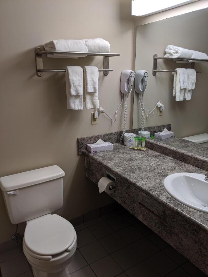 Riviera Motor Inn 새스커툰 외부 사진